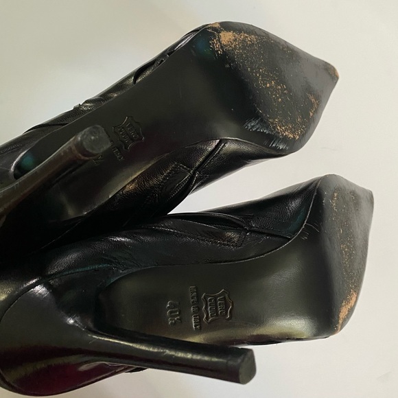 Elegant Black Knee-High Heels - Picture 10 of 16